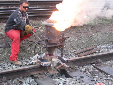 How its Welded: Railroad Track – Thermite Welding
